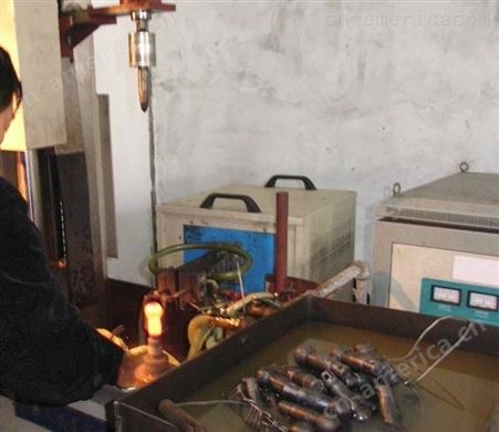 德胜 轴类分段淬火设备 高频淬火设备 中频热处理机 高频感应加热炉